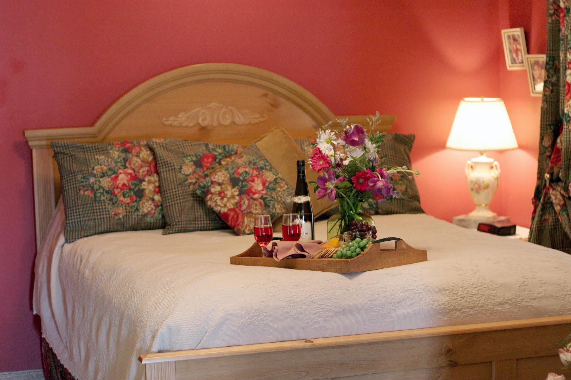 Westby House Inn ภายนอก รูปภาพ