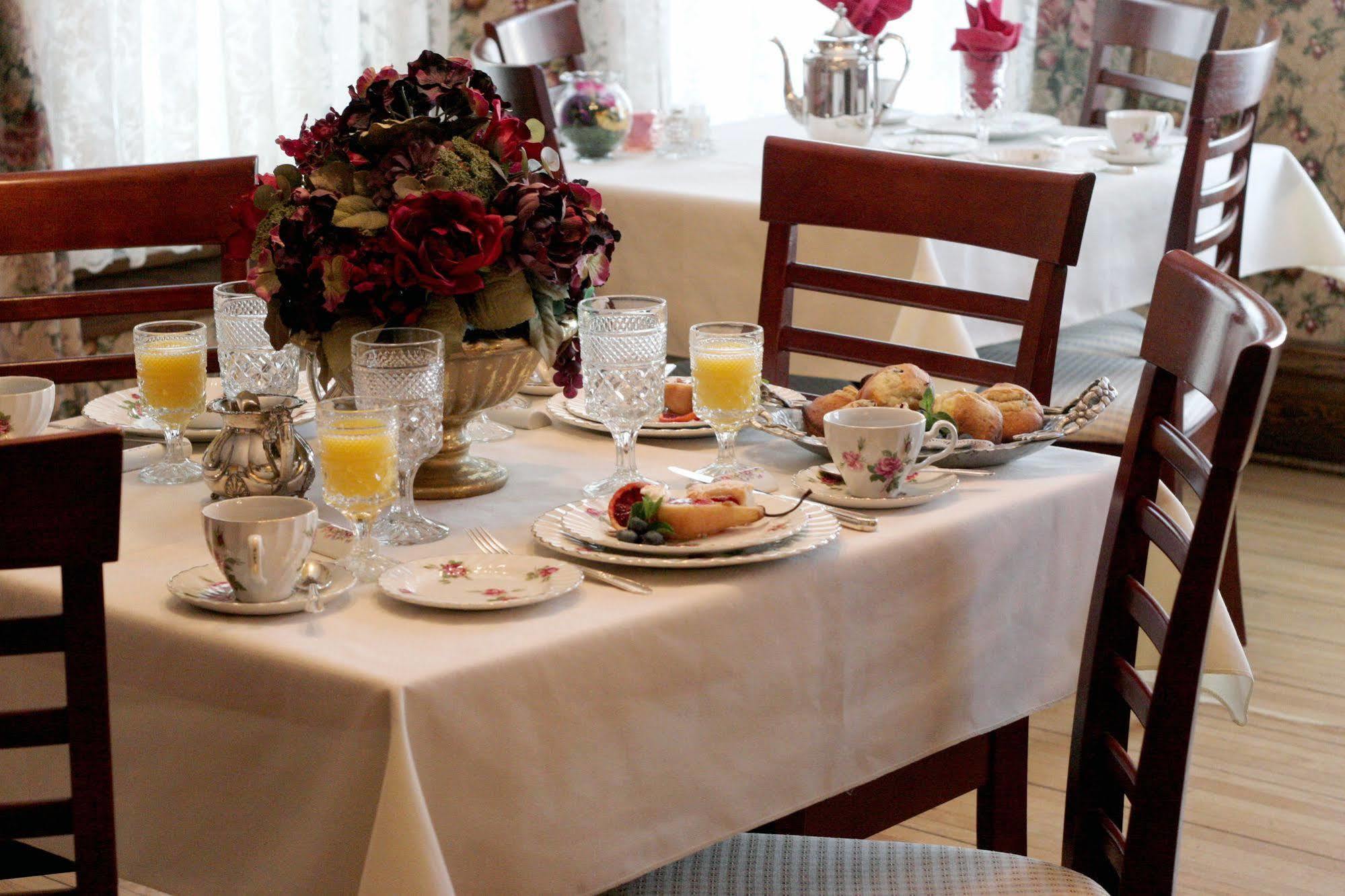 Westby House Inn ภายนอก รูปภาพ