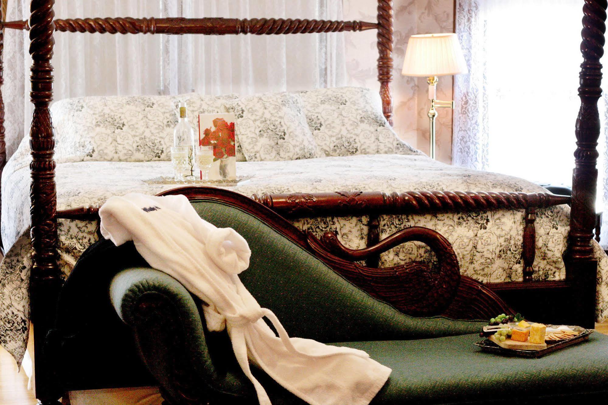 Westby House Inn ภายนอก รูปภาพ